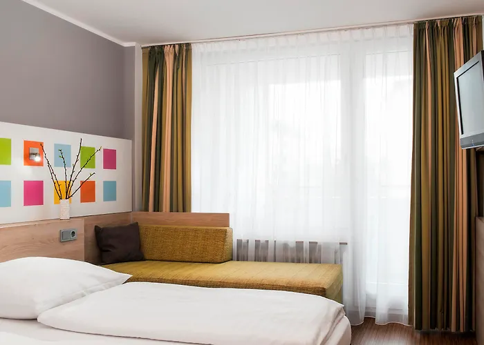 Business & Budget Hotel Tessin