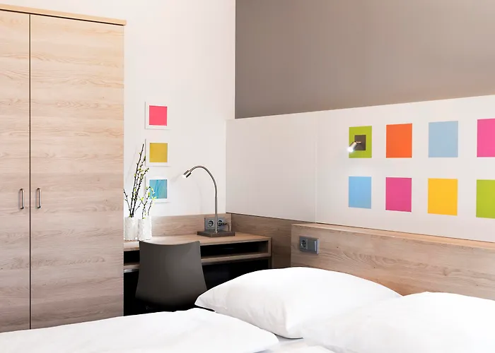 Business & Budget Hotel Tessin