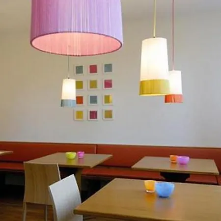 Business & Budget Hotel Tessin 